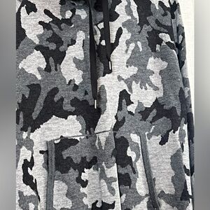 Ralph Lauren Gray and Black Camouflage Hoodie size Large